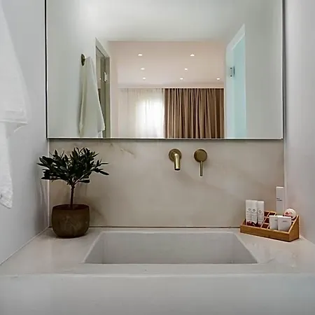 Cycladic & 5* Santorini Island
